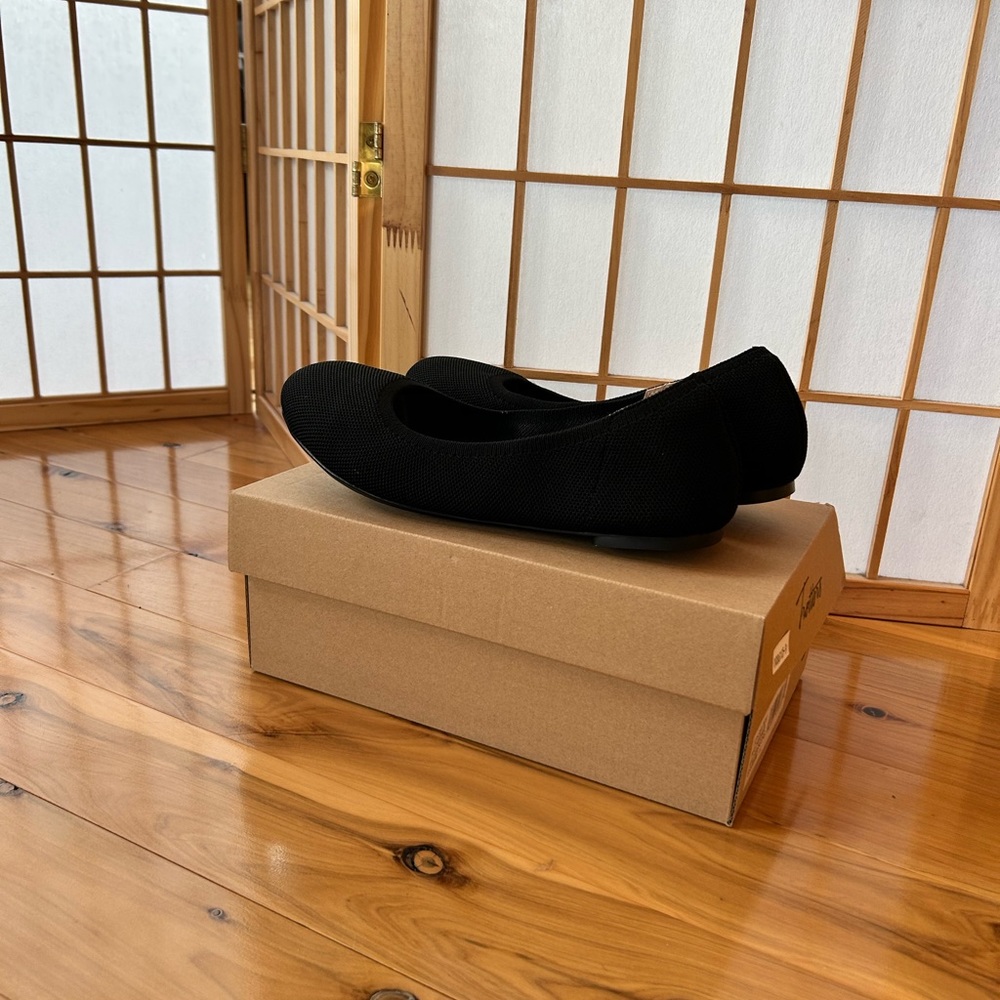 Amazon Essentials Black Ballet Flats - 8.5 W